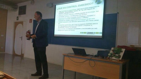 Lurgorri en el seminario sobre Buses de Campo